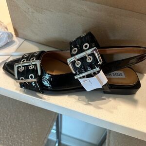 Steve Madden Graya Black Patent Leather flats